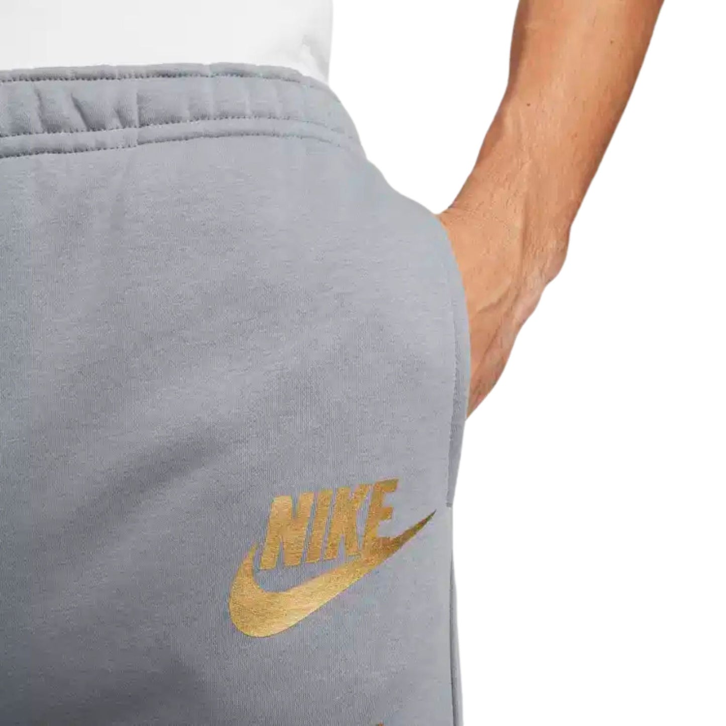 Onesizestore
Pantalone Nike Sportswear Standard Issue FJ0550 065