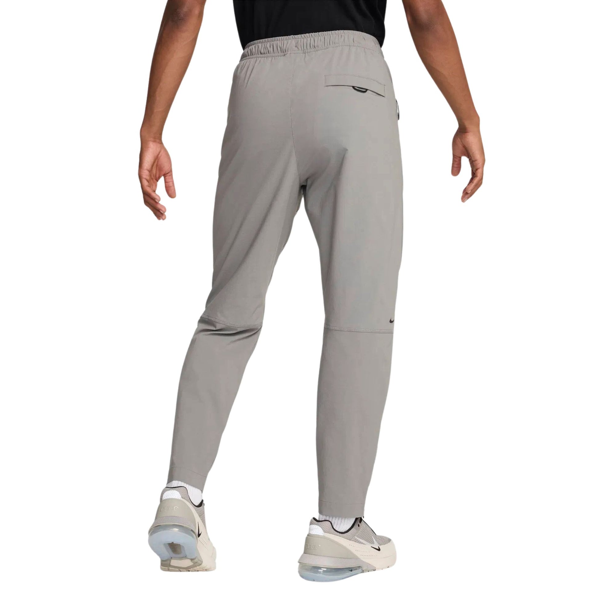 Onesizestore Pantaloni Nike Tech Pants HM8241 014