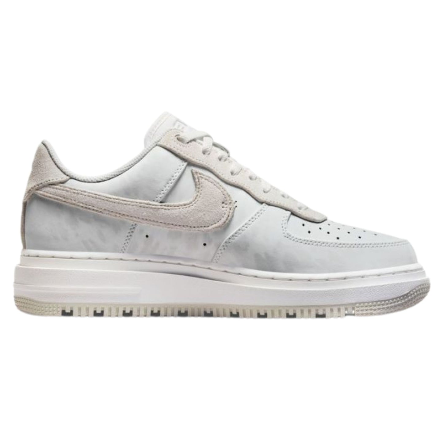 Onesizestore Nike Air Force 1 Luxe "Summit White" DD9605 100