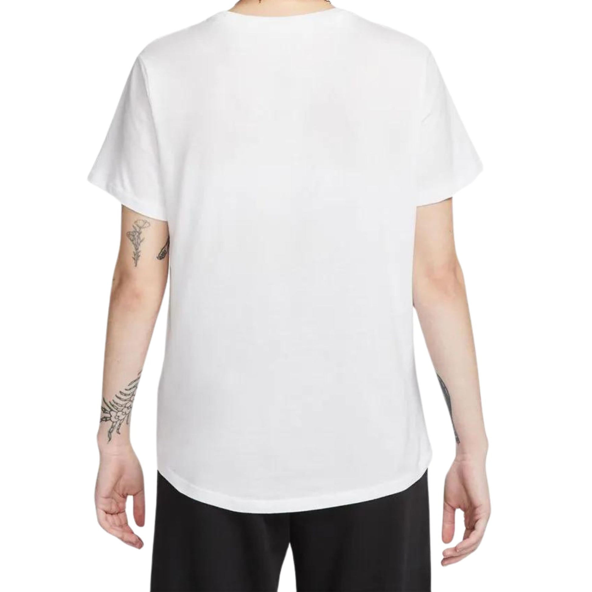 Onesizestore Nike Sportswear Essential T-Shirt DX7904 100