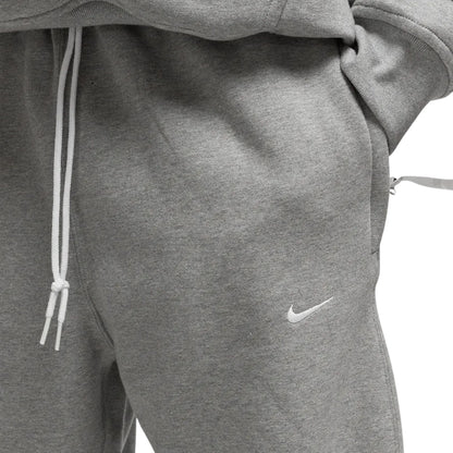 Onesizestore Pantaloni Nike Lab in fleece con bordo aperto Solo Swoosh FN3342 063