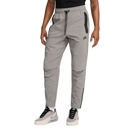 Onesizestore Pantaloni Nike Tech Pants HM8241 014