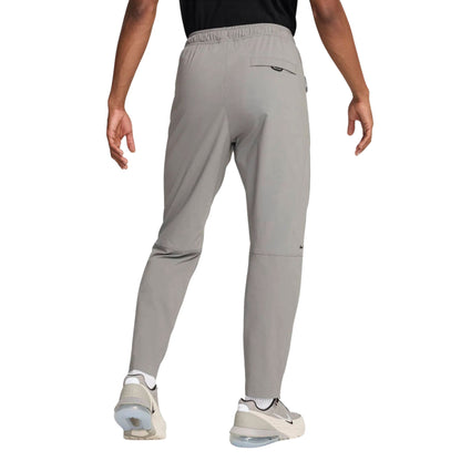 Onesizestore Pantaloni Nike Tech Pants HM8241 014